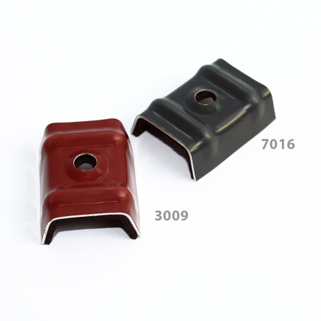 Kalotte 21/16 Zwei Kalotten aus Metall mit Loch, für Befestigung von Trapezblechen. Rustikal und funktional, ideal für Dachkonstruktionen.